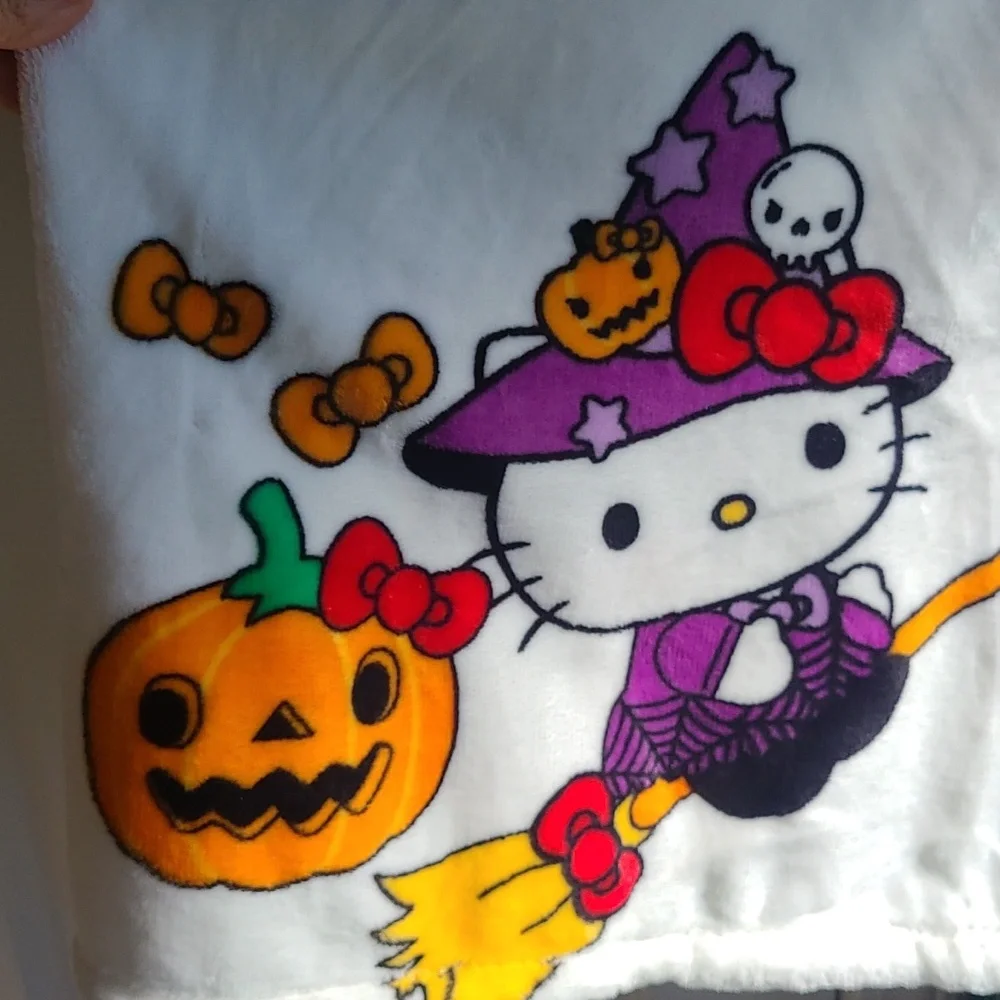 Hello Kitty Blanket Set Of 2 🎃